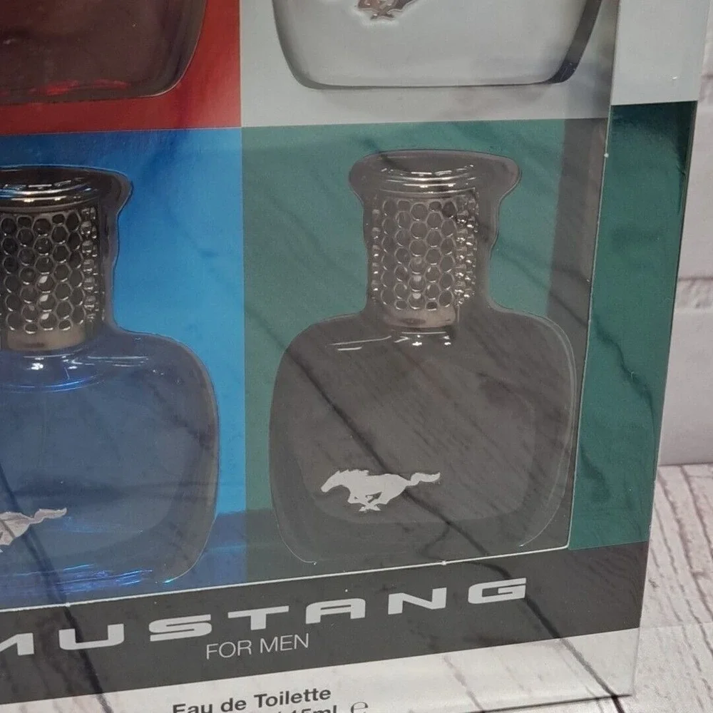 Mustang for Men 4 Piece Gift Set EDT 0.5 oz / 15 mL (Red, White, Blue & Green)